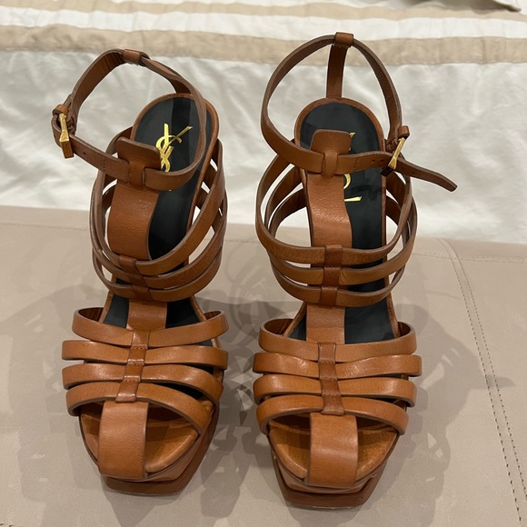 Yves Saint Laurent 'Tribute' Heels - Women's 38
